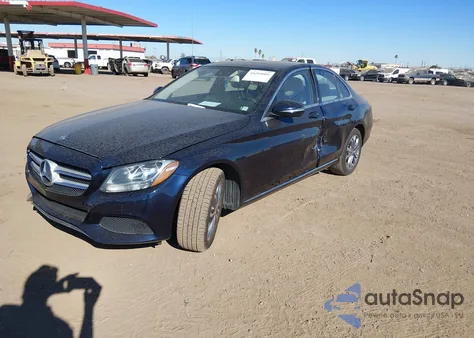 2016 Mercedes-Benz C 300 4Matic из США, поврежденный, VIN 55SWF4KB8GU143383